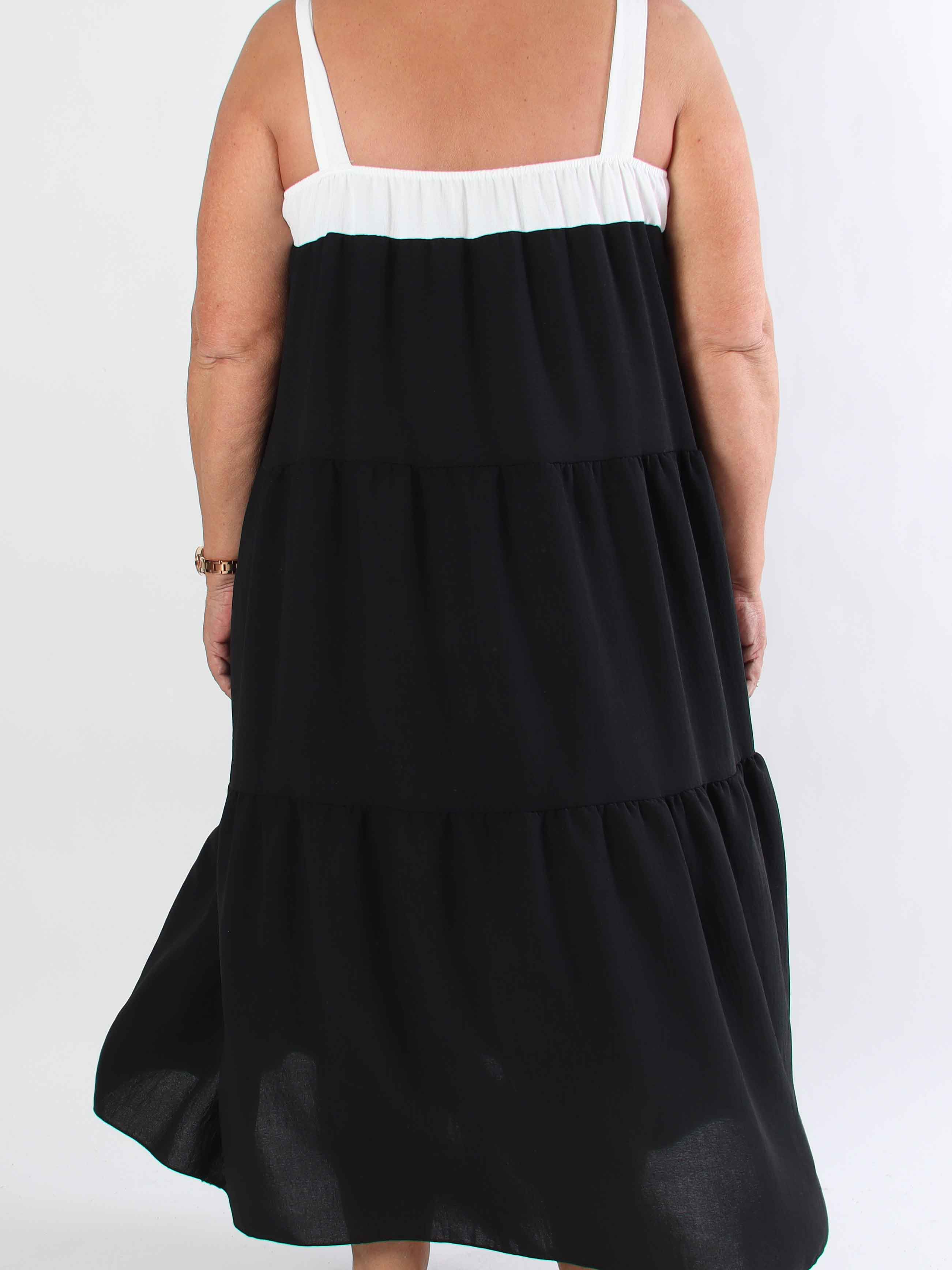 Glenna - Lång plus size klänning i viskos med vita axelband